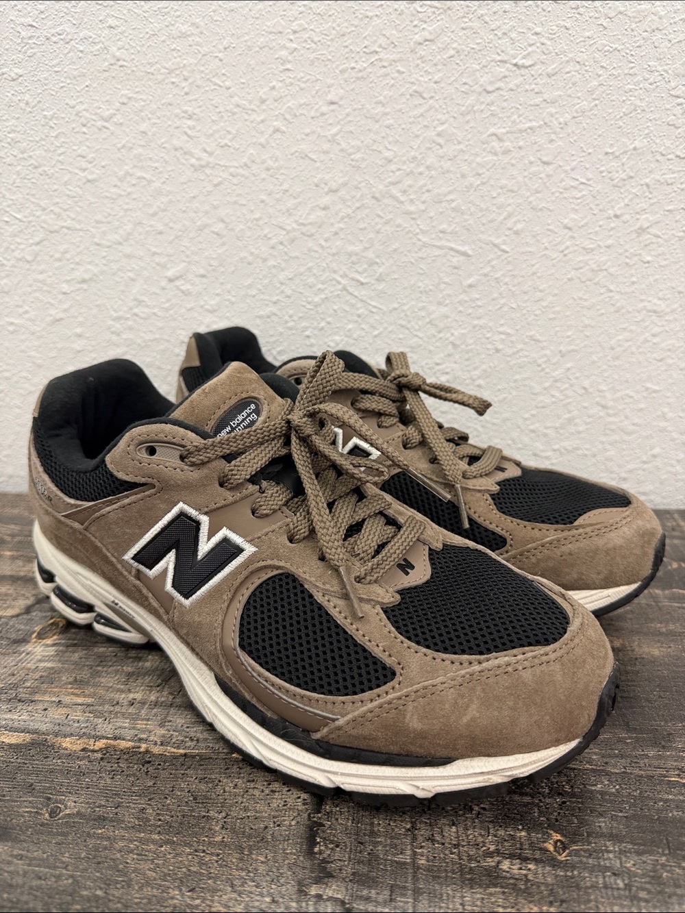 New Balance Men's Taupe Suede & Black Mesh Sneakers